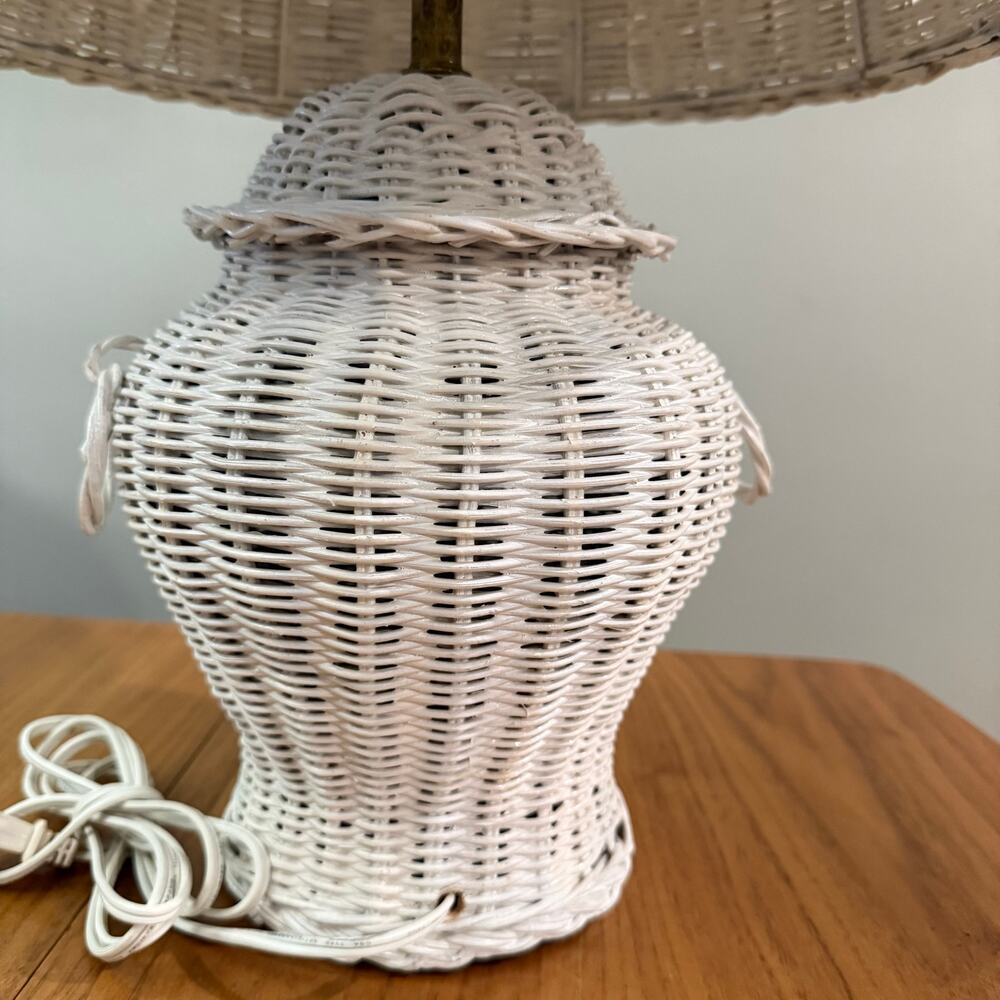 Vintage White Wicker Lamp And Shade Ginger Jar - Picture 6 of 15